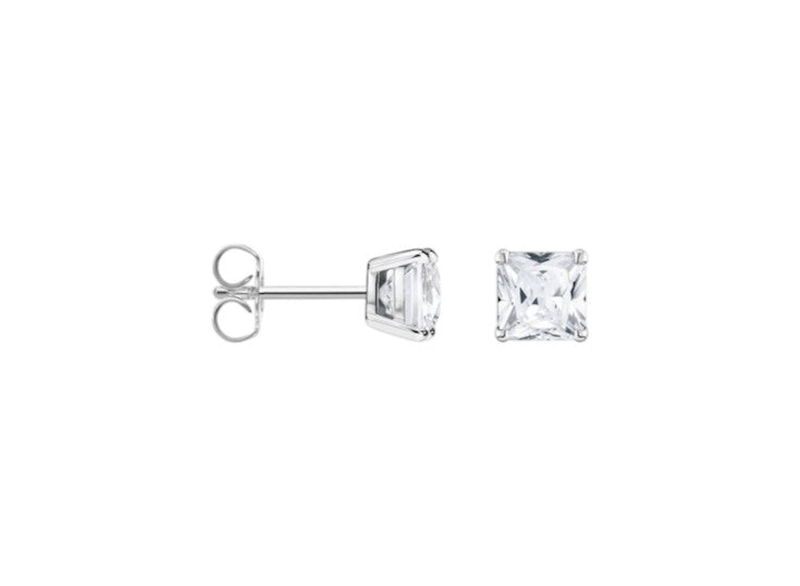 Boucles d’oreilles en acier inoxydable avec zircon cubique 7 mm. Vendues par paires, élégantes et résistantes à l’eau pour un style éclatant.